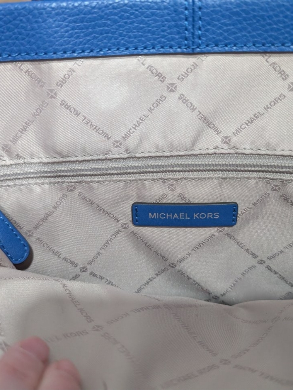 Michael Kors Mirella Medium Pebble Leather Tote Bag - Picture 9 of 11